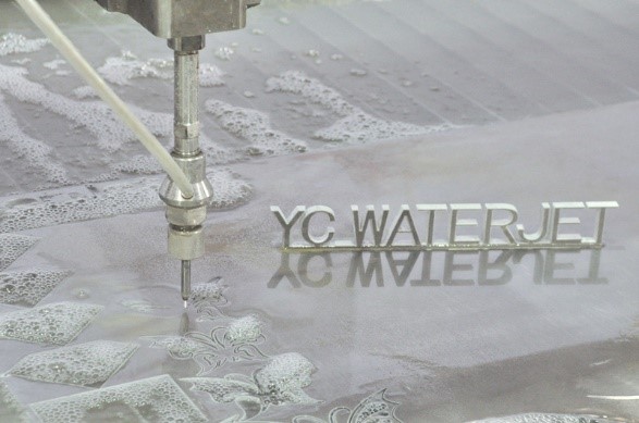 Coupe-jet d'eau flexible en métal pour carreaux de céramique